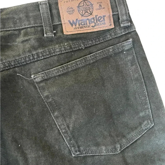Wrangler Authentic Jeans Garment-Dyed Denim Shorts – Made in USA – Size 36 - Picture 5 of 11